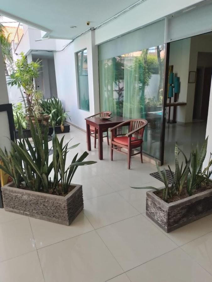 Marinos Place Legian  Luaran gambar
