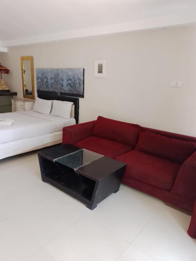 Marinos Place Legian  Luaran gambar