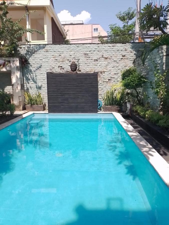 Marinos Place Legian  Luaran gambar