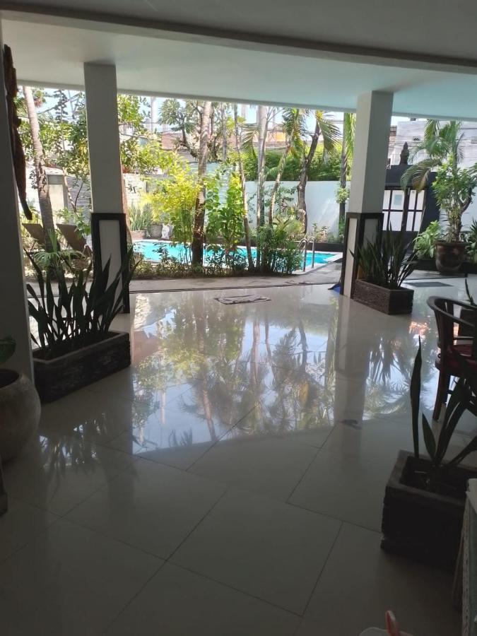 Marinos Place Legian  Luaran gambar