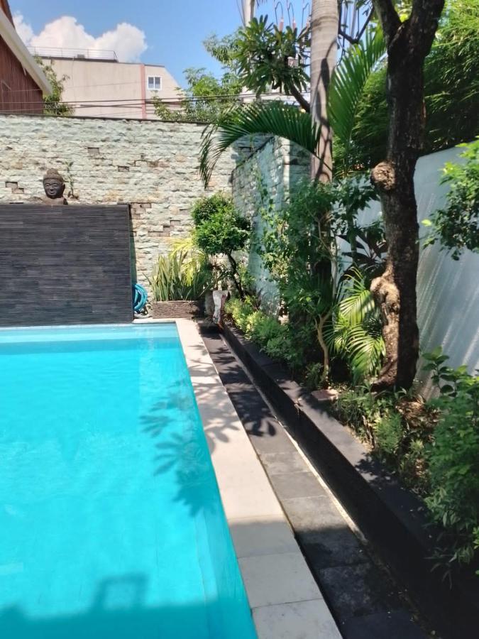 Marinos Place Legian  Luaran gambar