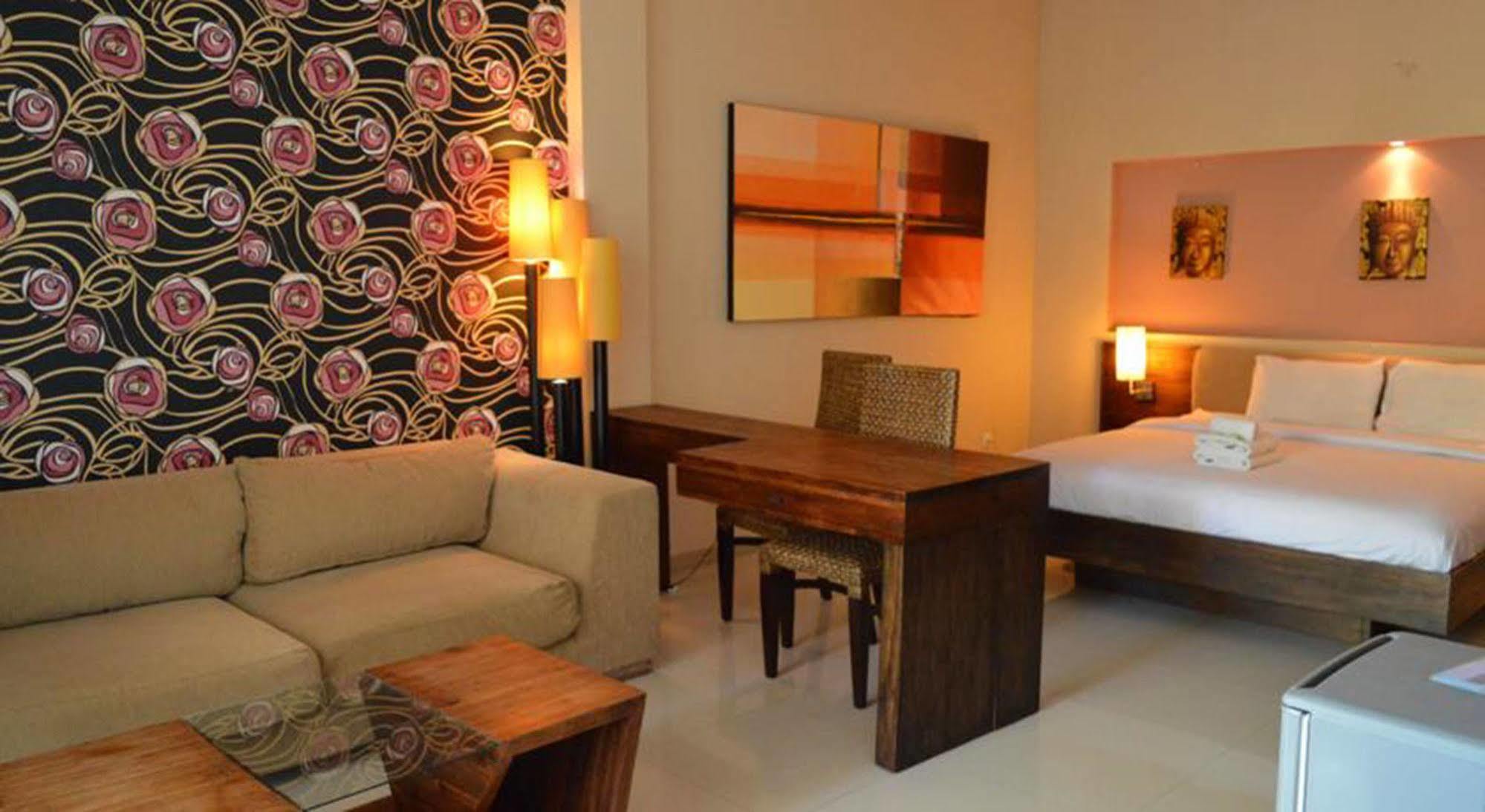 Marinos Place Legian  Luaran gambar