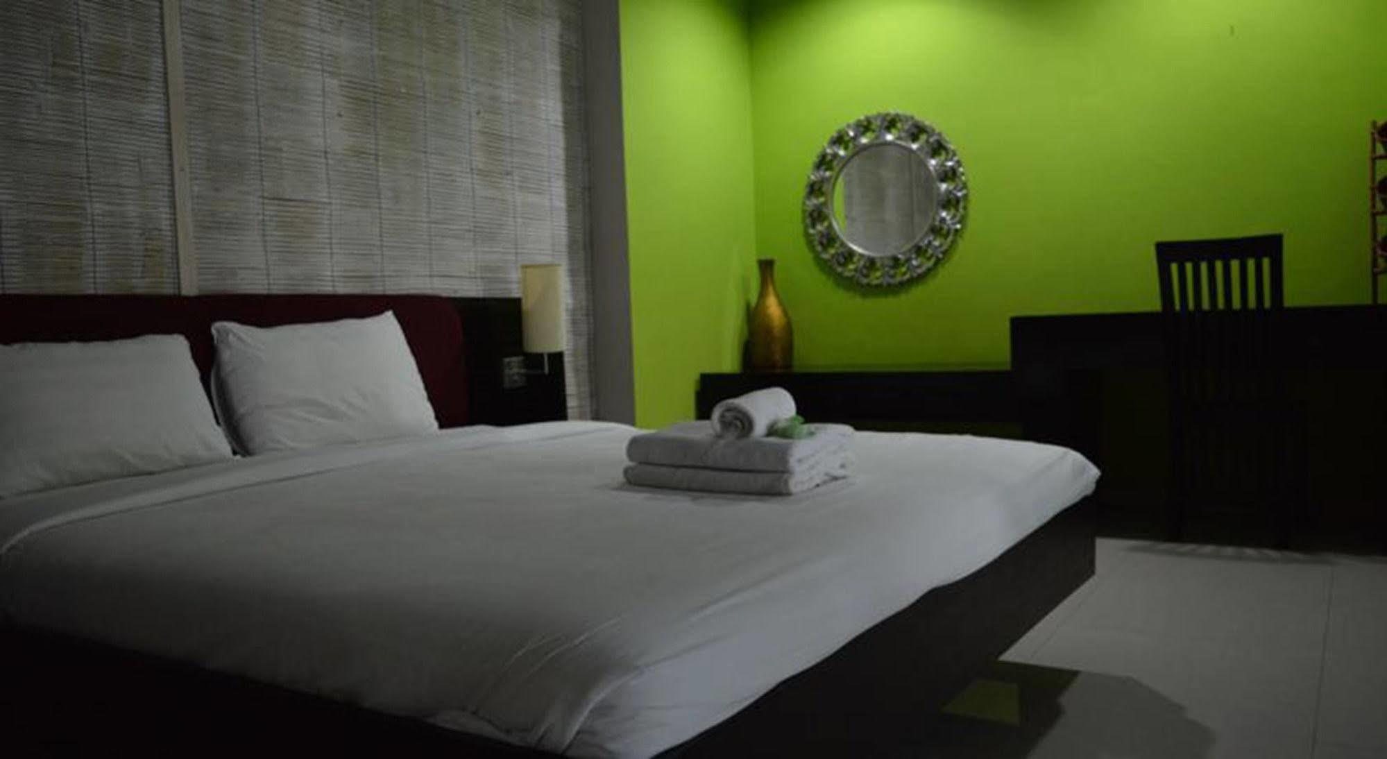 Marinos Place Legian  Luaran gambar