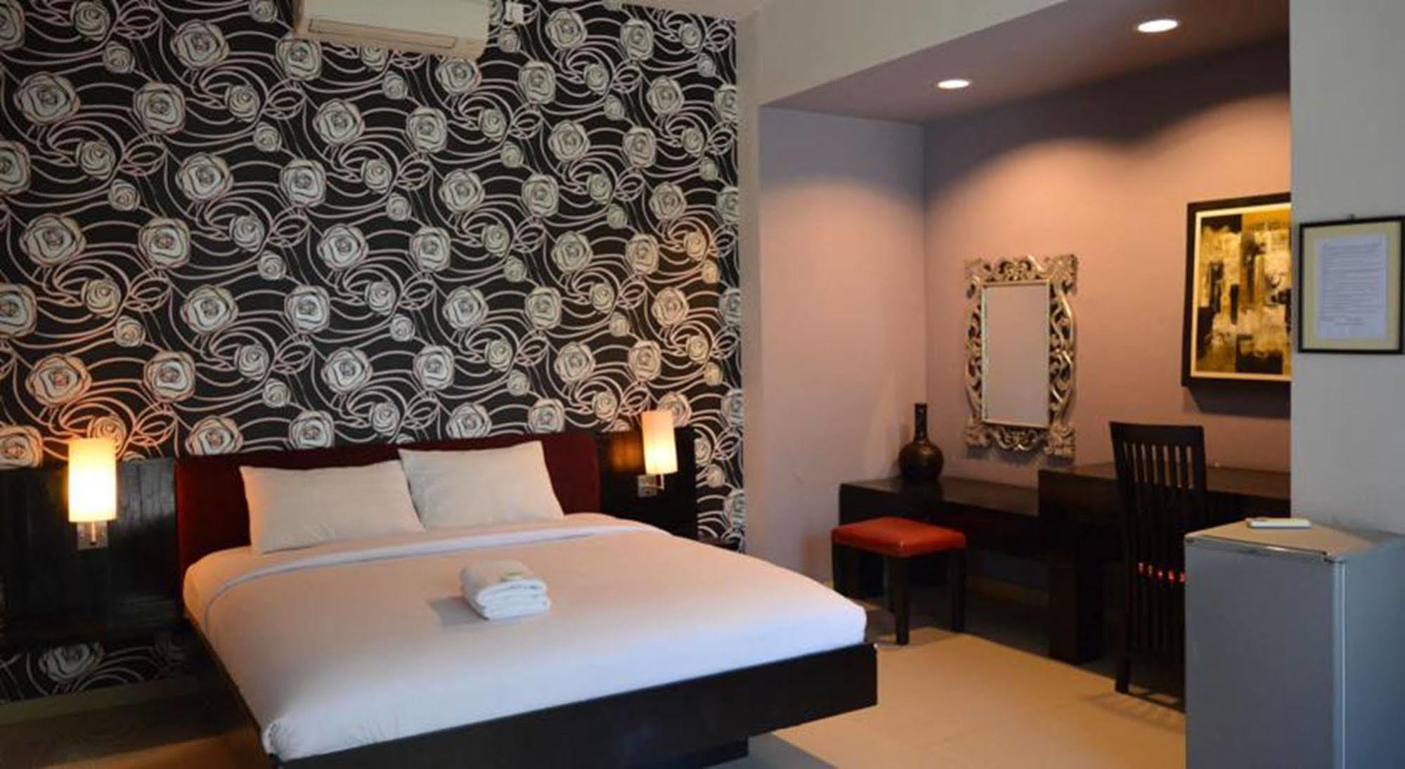 Marinos Place Legian  Luaran gambar