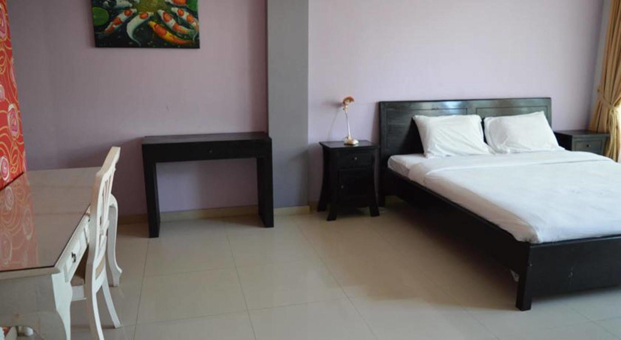 Marinos Place Legian  Luaran gambar