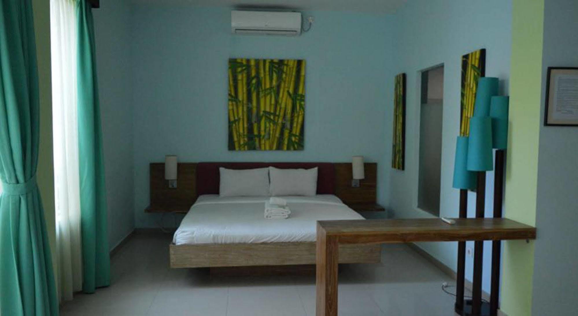 Marinos Place Legian  Luaran gambar
