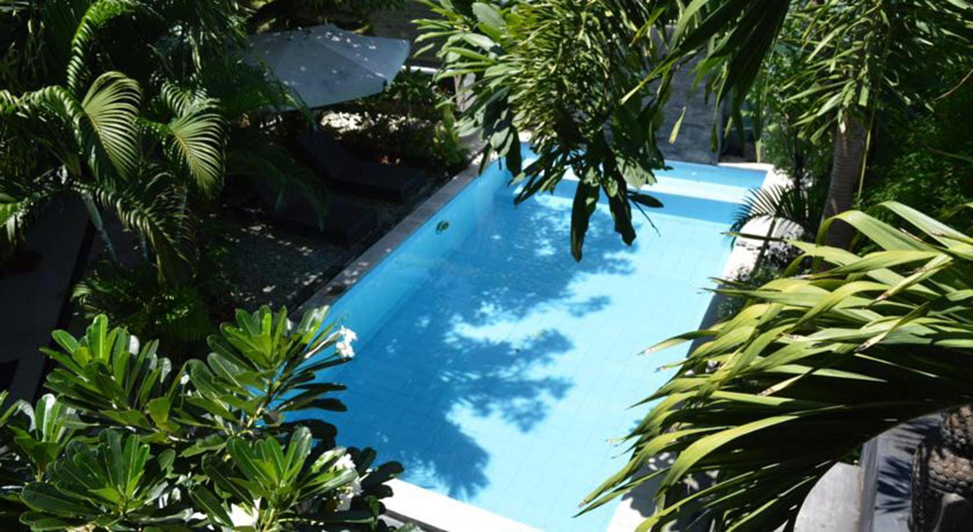 Marinos Place Legian  Luaran gambar