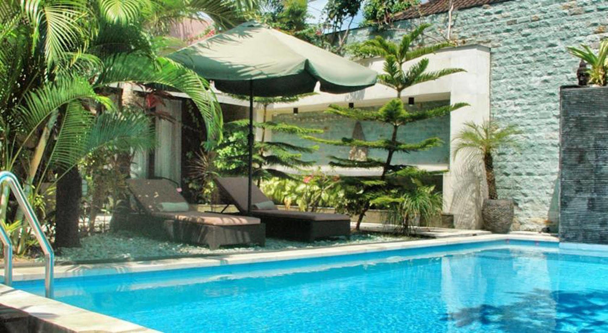Marinos Place Legian  Luaran gambar